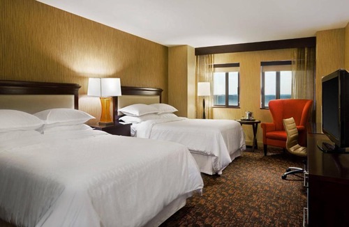 Metro Center Hotel | Sheraton Springfield Monarch Place Hotel