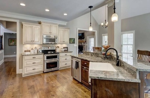 Watkinsville House | Short, 15 minute drive to Sanford Stadium
