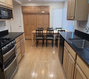 Sunnyvale House | Silicon Valley 4 Bedroom Home Near Levi's Stadium
