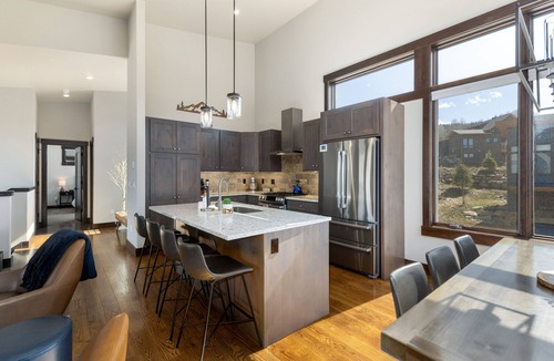 Silverthorne House | Sky Aspen Chalet. 3 BR, 3 Bath Single Fam- Amenities! Views!