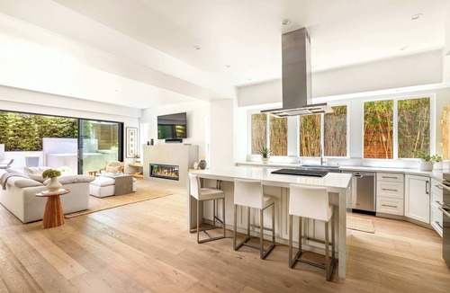 Encinitas House | Sleek Beach House | Spa, Fire Pit & Ocean Views