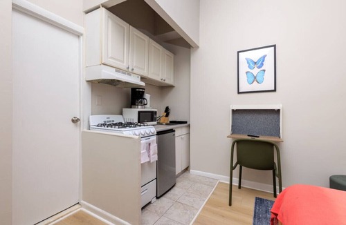 Prudential - St. Botolph Apartment | South End Airy Studio