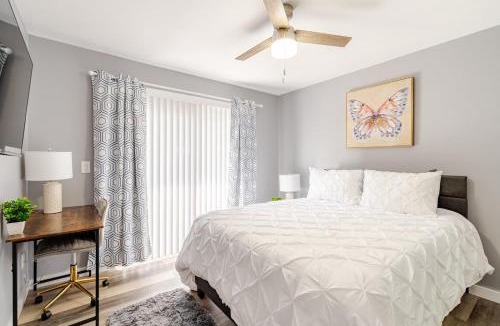 Charlotte Apartment | Spacious 2BR 2BA Steps from Hospitals and Uptown Charlotte Minimum Stay 15 Days or More