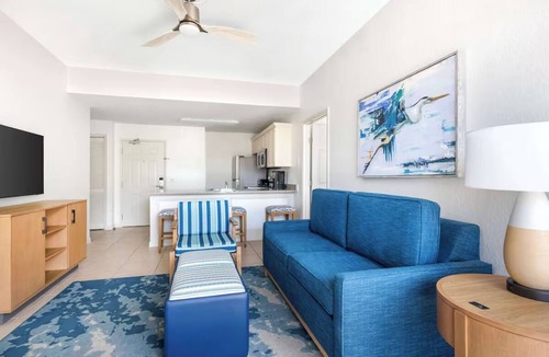 Ormond Beach Hotel | Spacious 2BR Oceanfront Units for Family Stay with Full Kitchen