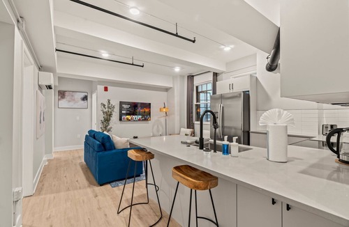 Center City Apartment | Spacious 3-Bedroom Retreat in Center City