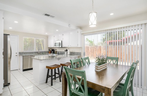 Clovis House | Spacious 3Bed/2Bth w Pool for Fun in Clovis