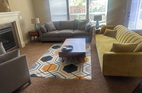 Minnehaha House | Spacious 4-bedroom house with AC in enchanting Vancouver