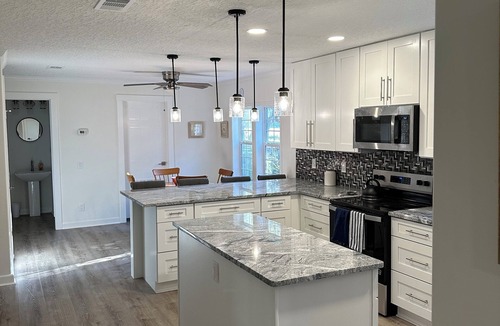Fellowship House | Spacious 4-bedroom house in lovely Ocala located on horse farm