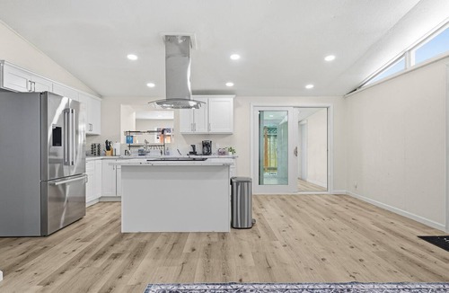 Tennyson - Alquire House | Spacious 4BR/3BA Getaway/Fast Bay Area Commute