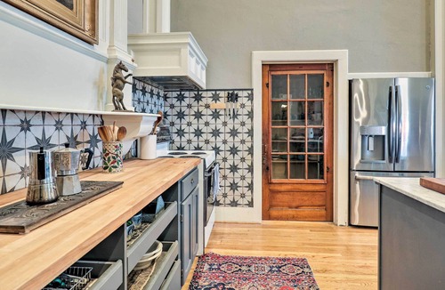 Dundee House | Spacious Pet-Friendly Home - Near Dundee Wineries!