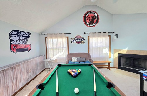 Olmsted Falls House | Spacious, Updated, 5BR 3BA, Game room, First Floor 3BR 2BA