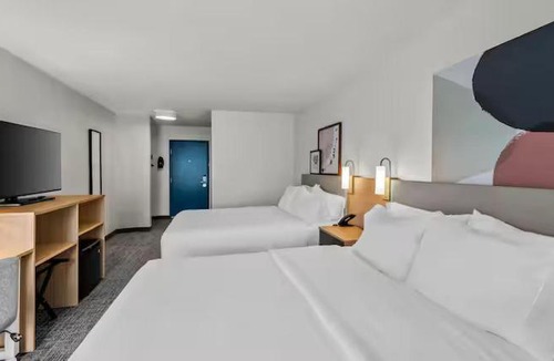 Grain Valley Hotel | Spark by Hilton Grain Valley Kansas City