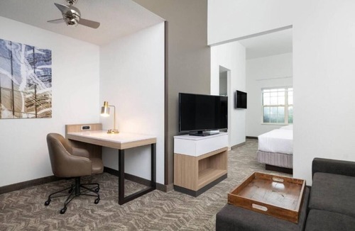 Williamsburg Hotel | SpringHill Suites | Queen Suite | Outlets, Winery, Merchants Sq | 2 Units