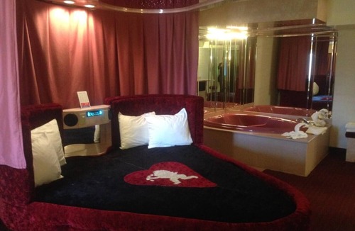 Naperville Hotel | Stardust Motel