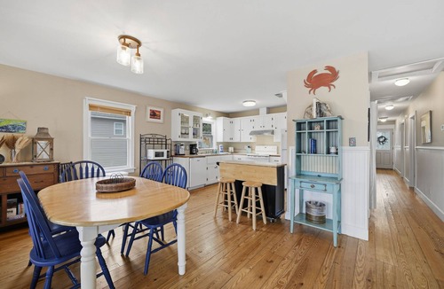 Colington Harbour House | Starfish Hideaway - Waterfront Getaway