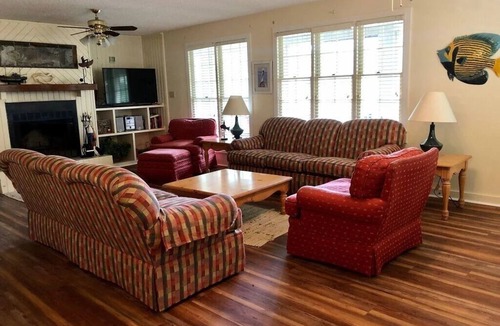 Steinhatchee Resort | Steinhatchee Landing Resort-River House B #18-Waterfront-*THIRD NIGHT FREE*