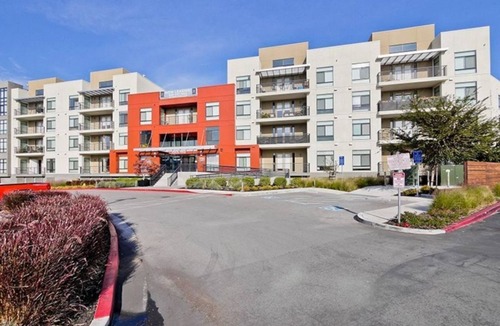 Campbell Condo | Stylish Revere 2BR Condo – Pool & Bright Living