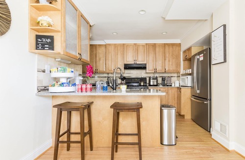 Arlington House | Sun-Filled 4BR House | Private Yard | Family & Pet Friendly | Arlington/DC