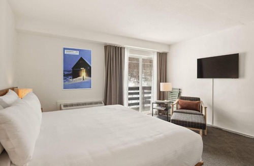 Bromley Mountain Hotel | Sun Lodge, an Ascend Collection Hotel