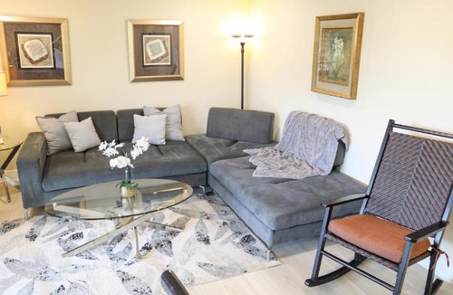 Anona Apartment | Sunnyside Palms - 2BR, Poolside, 5 min to Beach
