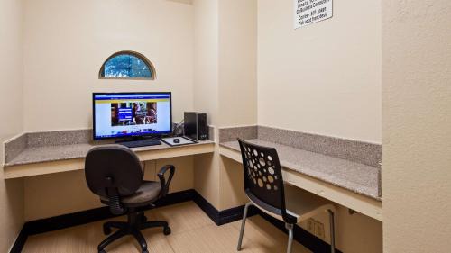 North San Antonio - SAT Hotel | SureStay Plus by Best Western San Antonio Airport
