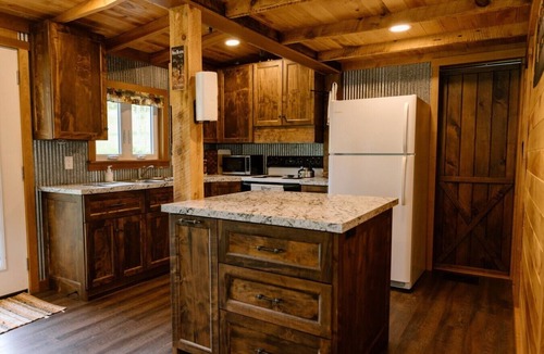 Waterfall House | Surrounded by Nature - Frog Hollow Cabin & Bunk Room: Hot Tub | Fire Pit | Grill