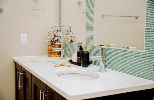 East Cambridge House | The Cambridge Haven Luxury 2BR Townhouse Private Entry MIT Kendall Sq