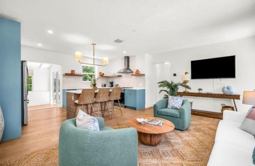 Southside Villa | The Coral Cabana A Modern Palm Beach Escape!