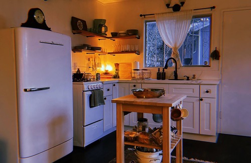 Crestline Cabin | The Crescent Moon Cabin with Lakeviews & Wood burning Fireplace