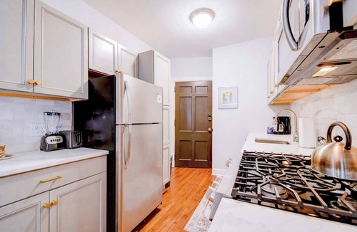 Charlotte Condo | The Home Collection: Elizabeth 1BR Condo · King Bed & Parking · Near Atrium CMC
