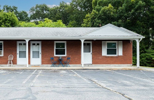Old Mystic Apartment | The Mason Studio · Near Mystic, Casinos + USCGA