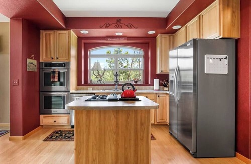 Grand Lake House | Three Bears Retreat; -Sleeps 18+;RMNP; Grand Lake/Ski Granby/WP/HOT TUB/PRIVACY
