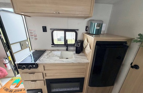 Gainesville House | Tiny Home on Wheels near Lake Lanier PET & FESTIVAL FRIENDLY No Additional Fees