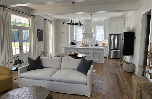 Starkville House | Top Rated home in Starkvegas for a game day experience! 3 Min from campus!
