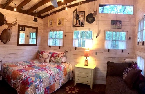 Dunlap Cabin | Tree House Glamping near Fall Creek Falls State Park and Chattanooga, Tennessee