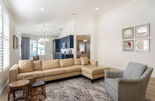 Naples Park House | Tuscan Vacation Rental. Stylish 3-Bedroom Getaway Near Vanderbilt Beach Enjoy a Private Pool, Spacious Layout, and Modern Comforts Perfect for Families, Groups, and Pet-Friendly Stays