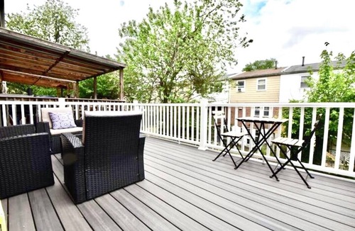 Eastwick House | Tuscany 2900 - Classic Italian Style Home on Quiet Street w Parking with Deck