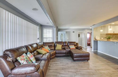 El Centro House | Updated El Centro Home w/Private Patio