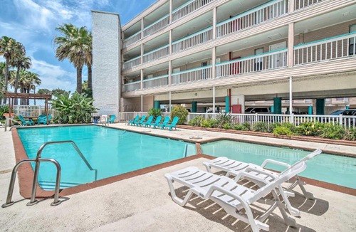North Beach House | Updated Front Beach Condo w/Resort Amenities!