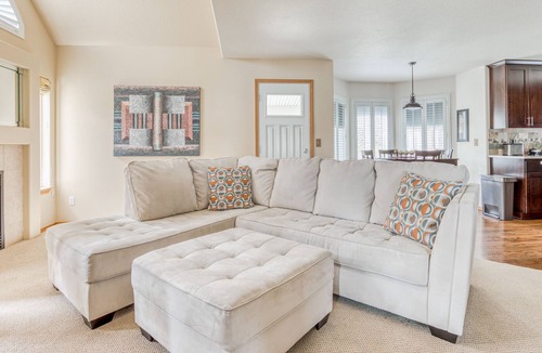 Troutdale House | Updated home with pergola, deck, gas grill, WiFi, & landscaped backyard