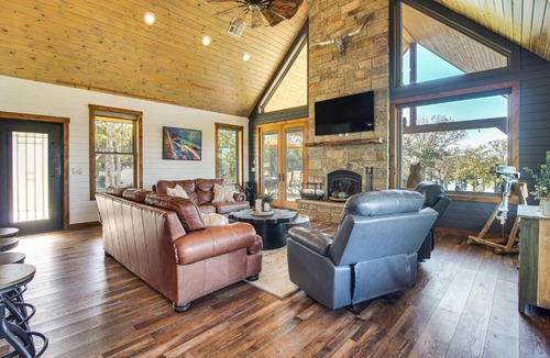 Eufaula House | Upscale A-Frame Escape w/Lake Access in Quinton!