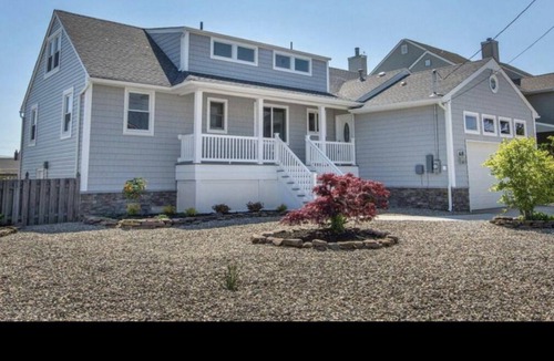 Point Pleasant House | Waterfront 4 BR home 2 miles from Bay Head and Jenkinsons boardwalk
