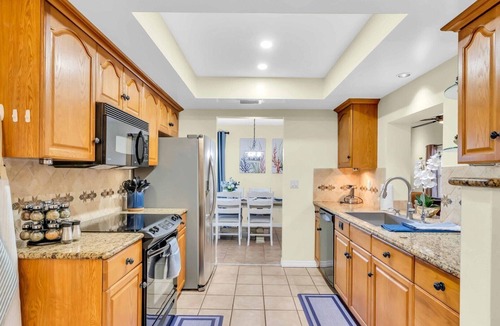 Palmetto House | Waterfront, Boat Dock, Kayaks, Fishing, Pool, Spa. 4BR/9Beds/Sleeps14