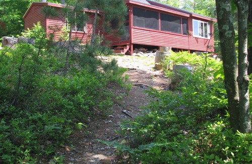 Northwood Cottage | Waterfront Cottage on Northwood Lake with Beach and Dock