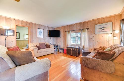 Grapeview House | Waterfront Grapeview Escape w/Boat Dock & Views!