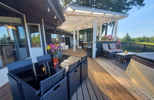 McKenna House | Welcome to Cindy's Place! Dodecagon retro romantic home in the Country!