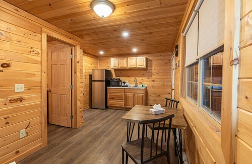 Bethlehem Ski Chalet | White Mountains Cedar Suite Couples Retreat