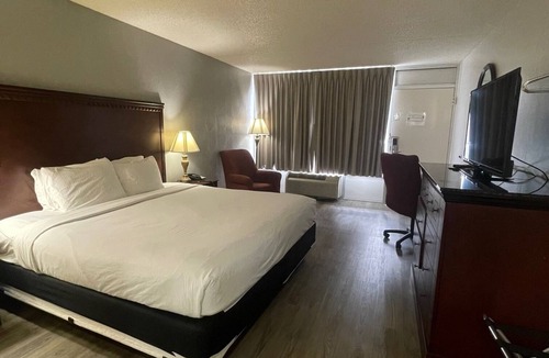 Branson Theater District Hotel | Willow Tree Inn