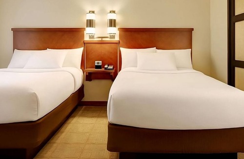 Gwinnett Place Hotel | Your Relaxing Getaway 4 Pet Friendly Units! Close to McDaniel Farm Park!