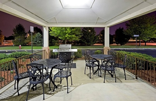 Somerset Apartment | Your Somerset Stay near TD Bank Ballpark! Relaxing Accommodation w/Full Kitchen